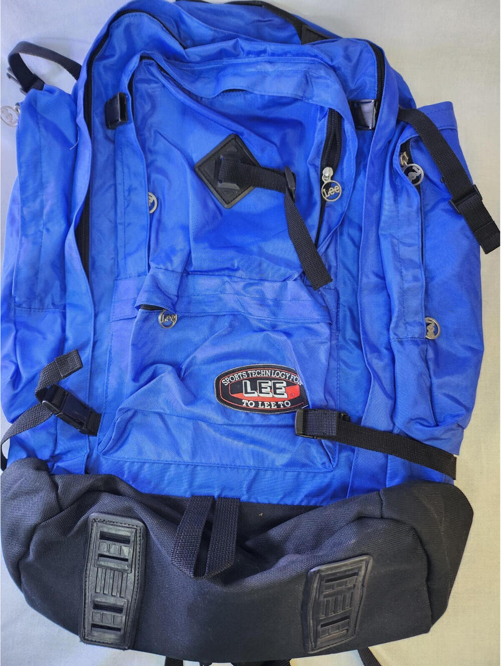 LEE TO LEE TO Hiking Backpack Blue Black Zip Buckle Padded Straps Hip Belt